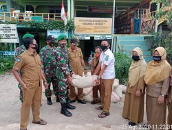 Peduli Pendidikan, Koramil 02 / Tarempa, Kodim 0318 / Natuna Bantu Material Pembangunan Yayasan PKBM Anambas Cerdas