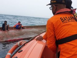 Kapal Nelayan Elang Laut Terbalik: Enam Selamat, Empat Hilang