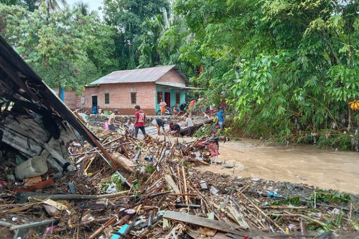 Kota Lubuk Linggau Diterjang Banjir Bandang