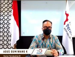 Menperin Wajibkan Sektor Industri Gunakan Aplikasi PeduliLindungi