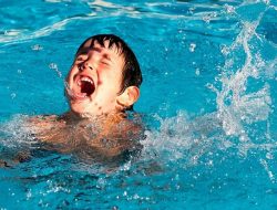 Viral Anak SD Naik Styrofoam Seberangi, Ini Kata Pemprov Sumsel