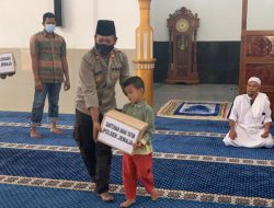 Polsek Jemaja Serahkan Bantuan Kepada Anak Yatim