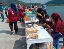 58 Pedagang Kerupuk di Pelabuhan Letung Pasrah Dengan Kondisi Alam