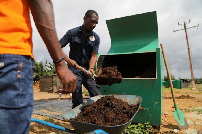 Inovasi 'KubeKo' Ubah Sampah Jadi Komoditi Berharga Bagi Petani Pantai Gading