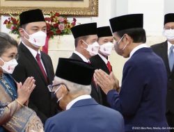Presiden Jokowi Anugerahkan Gelar Pahlawan Nasional Kepada Empat Tokoh