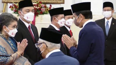 Presiden Jokowi Anugerahkan Gelar Pahlawan Nasional Kepada Empat Tokoh