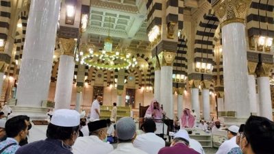 Musim Haji Kajian Berbahasa Indonesia di Pintu 19 Masjid Nabawi