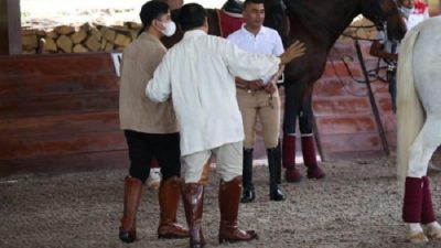 Prabowo Wujudkan Janjinya Ajari Gibran Berkuda di Hambalang