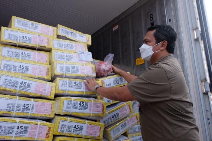 Uji Rutin Laboratorium, Bulog Pastikan Daging Kerbau Beku Impor Bebas PMK