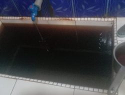 Turun Temurun Masyarakatnya Minum Air Merah
