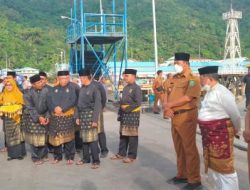 Pemda Anambas Sambut Kedatangan Kafilah, Prosesi Pengalungan Kain Cual Diselenggarakan