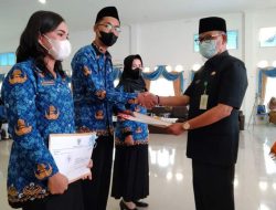 Pemkab Lingga Serahkan 124 SK PNS