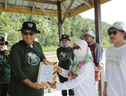 Harbour Energy Menerima Penghargaan dari Pemda Anambas melalui Program Konservasi Mangrove