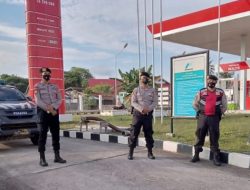 Berikan Kenyamanan, Polres Lingga Laksanakan Pengamanan di SPBU Dabo Singkep
