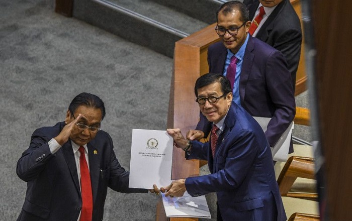 RKHUP Disahkan, Hastag 'Semua Bisa Kena' Trending di Twitter, Berikut Pasal-pasal Bermasalah