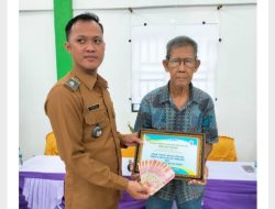 Kades Sri Tanjung Salurkan BLT DD