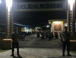 Berikan Rasa Aman Pada Pelaksanaan Ibadah Tarawih, Personil Polres Lingga Lakukan Pengamanan