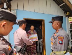 Jumat Berkah, Polres Anambas Bagikan Paket Sembako