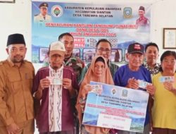 KPM di Desa Tarempa Selatan Menerima BLT-DD Jelang Idul Fitri