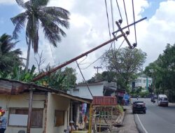 Tiang Listrik Tumbang di Jalan Ahmad Yani, PLN Pastikan Penyebabnya Adalah Korosi Tinggi