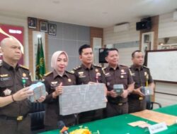 Kejaksaan Negeri Tanjungpinang Eksekusi Barang Bukti Uang Korupsi Total Rp. 663.950.000
