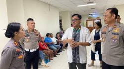 Kapolres Bintan Kunjungi Anggota yang Sakit di RSUP Ahmad Thabib