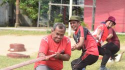Unik! Damkar Anambas Peringati HUT RI dengan Bermain Selang