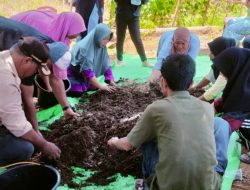 KWT dan Poktan Desa Rewak Dapat Pelatihan Pembuatan Kompos Serta Pakan Ternak, Perkuat Program Ketapang