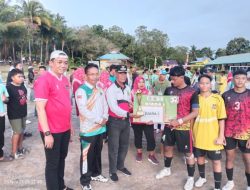 Resun muda menjadi juara di Turnamen Mini Soccer U-15 Desa Mepar